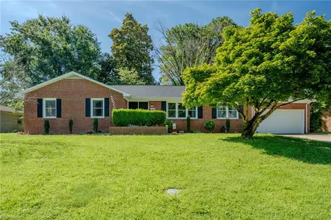 2028 Hickorywood Dr, Suffolk, VA 23434