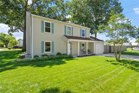 1960 Country Manor Ln, Virginia Beach, VA 23456