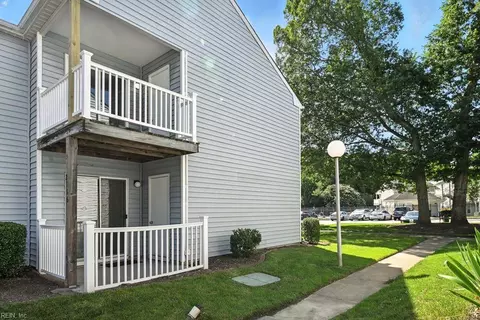 2118 Retreat Ct, Virginia Beach, VA 23454