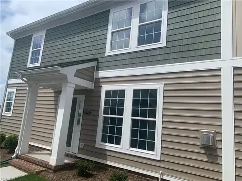 1003 Robinson Rd #2B, Suffolk, VA 23434