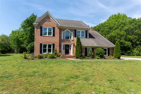 108 Sunrise Bluff Ct, Smithfield, VA 23430