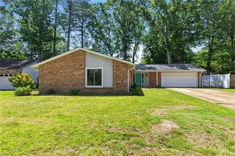 706 Pelham Dr, Newport News, VA 23608