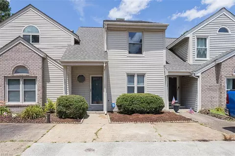751 S Lake Cir, Chesapeake, VA 23322