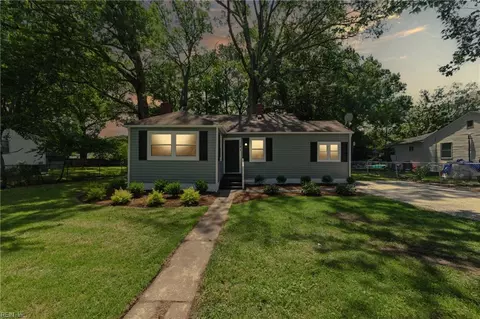 704 73rd St, Newport News, VA 23605