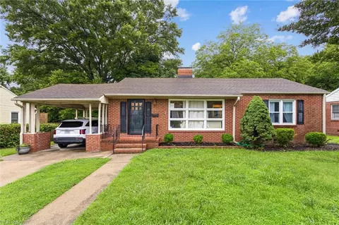 13 Rugby Rd, Newport News, VA 23606