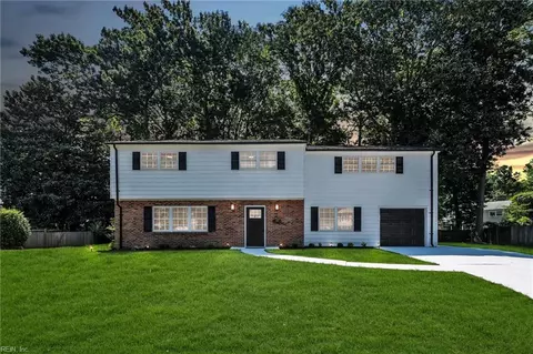 4 Admiral Ct, Hampton, VA 23669
