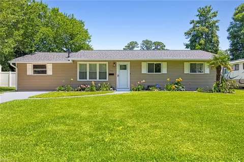 720 Farnham Ln, Virginia Beach, VA 23455