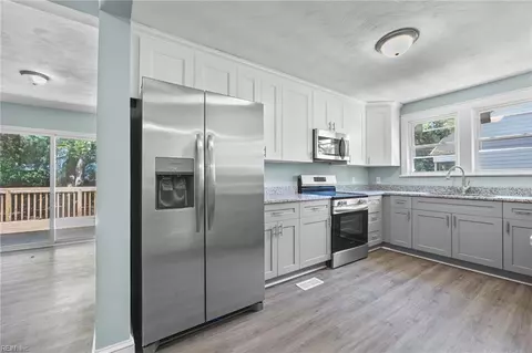 1003 Douglas Ave, Portsmouth, VA 23707