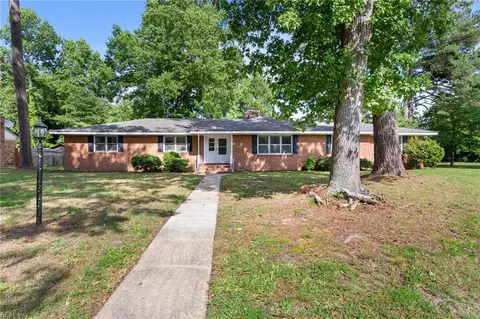 416 N Broad St, Suffolk, VA 23434