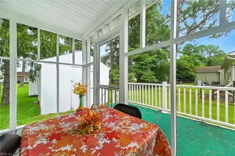 Exterior - 10 Watts Dr, Hampton, VA 23666 photo 3 of 5