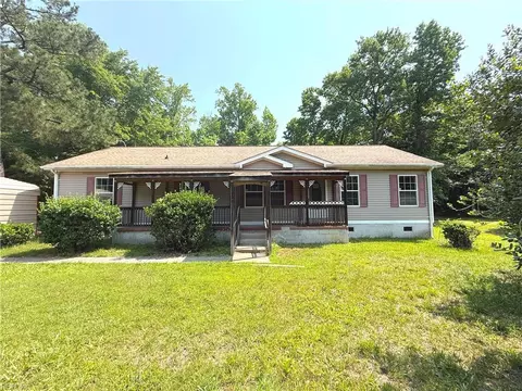 4371 Providence Rd, Hayes, VA 23072