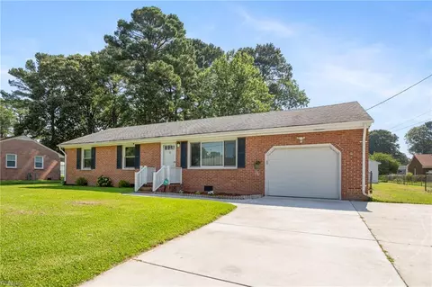 4211 Heather Rd, Portsmouth, VA 23703