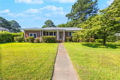 3733 Robin Hood Rd, Norfolk, VA 23513