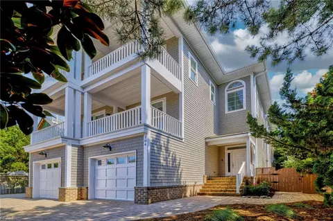104 51st St, Virginia Beach, VA 23451