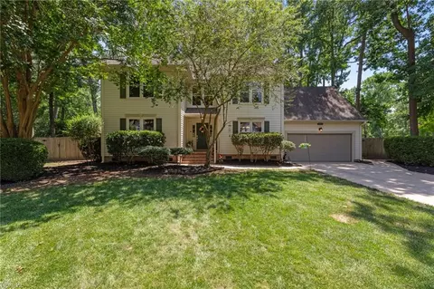 1005 Fairway Dr, Chesapeake, VA 23320