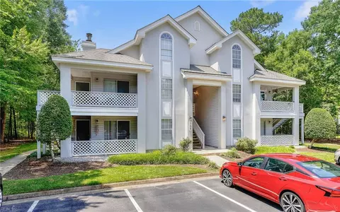 708 Inlet Quay Quay #D, Chesapeake, VA 23320