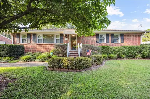 9402 Morwin St, Norfolk, VA 23503