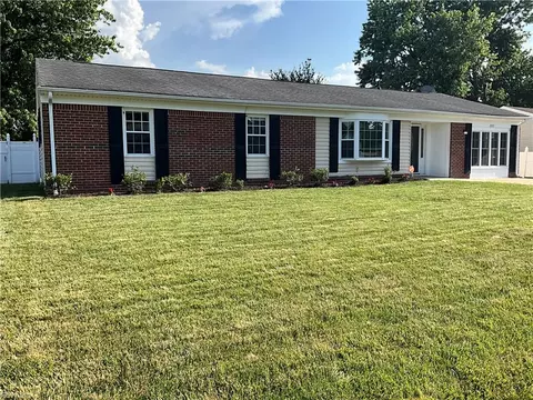 3205 Moat Ln, Chesapeake, VA 23323