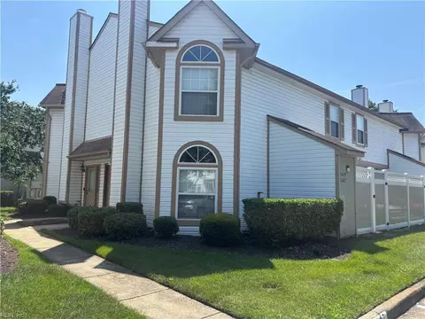 3647 Essex Pond Quay Quay, Virginia Beach, VA 23462