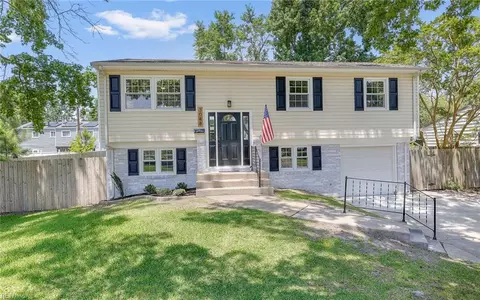 3048 John Hancock Dr, Virginia Beach, VA 23452