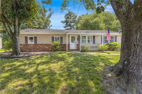 3009 Aaron Dr, Chesapeake, VA 23323
