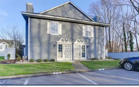 601 Barwick Ct, Chesapeake, VA 23320