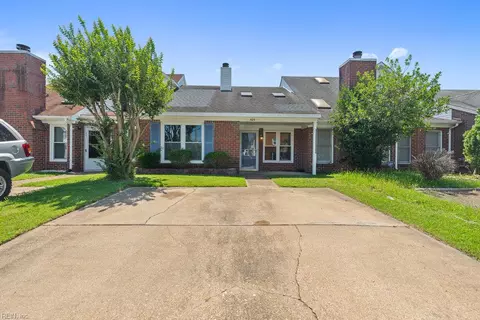 529 Brisa Dr, Chesapeake, VA 23322