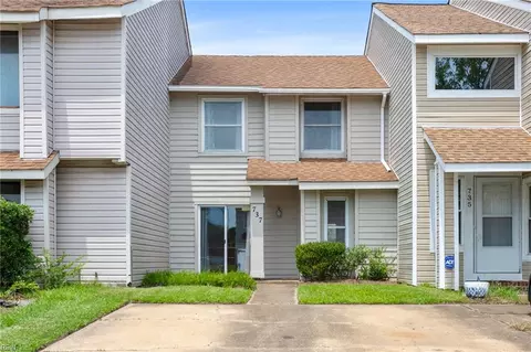 737 Woodbox Dr, Virginia Beach, VA 23462