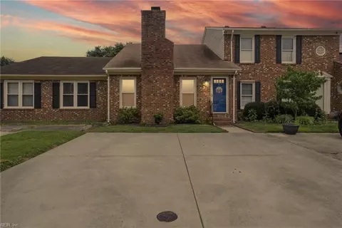 4136 Stonebridge Lndg, Chesapeake, VA 23321