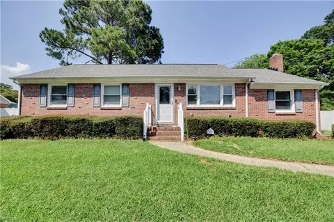 3741 Linnet Ln, Portsmouth, VA 23703