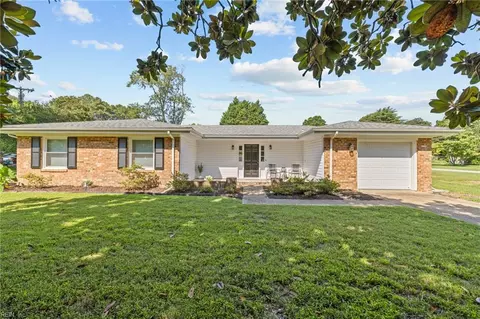1501 N Horseshoe Cir, Virginia Beach, VA 23451