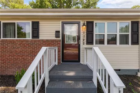 1122 Gatling Dr, Hampton, VA 23666