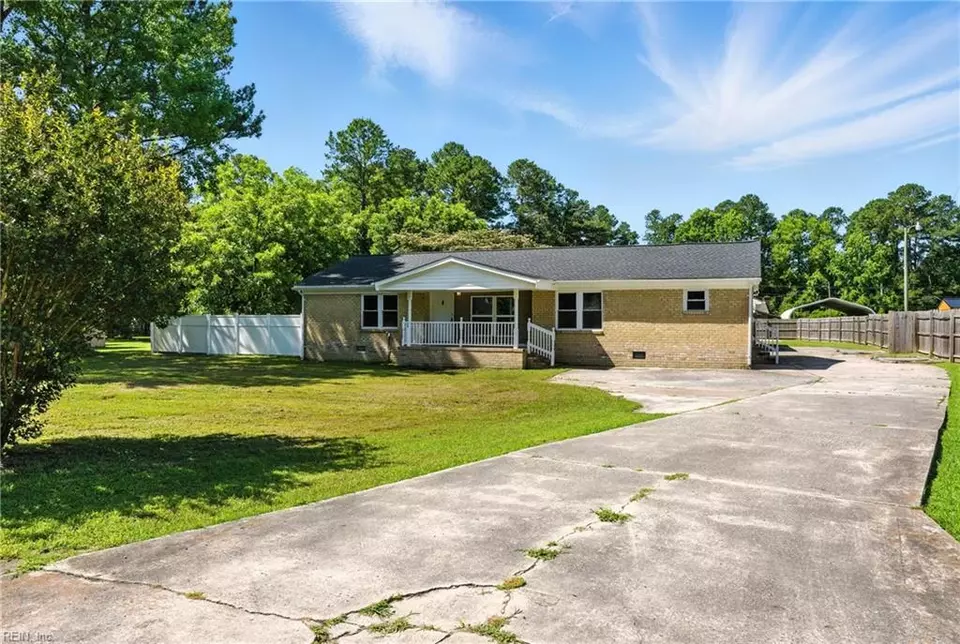 Exterior - 1086 Johnson Cir, Franklin, VA 23851 photo 2 of 5