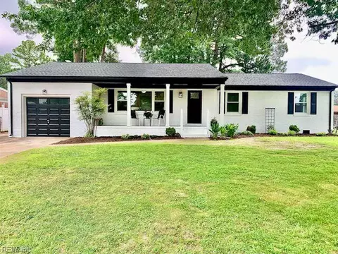 4145 Summerset Dr, Portsmouth, VA 23703