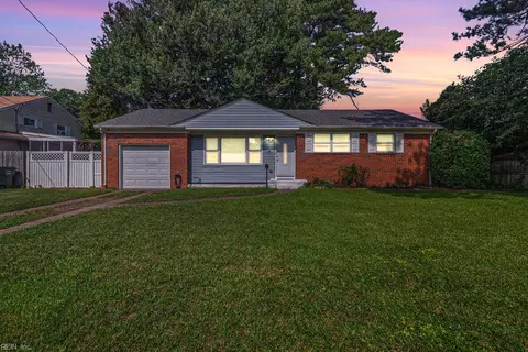 7421 Red Brook Rd, Norfolk, VA 23518