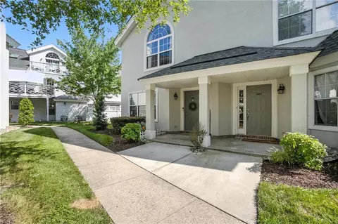 447 Seahorse Rn Run, Chesapeake, VA 23320