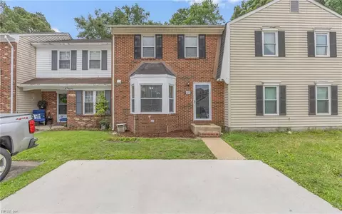 4695 Staghorn Dr, Virginia Beach, VA 23464