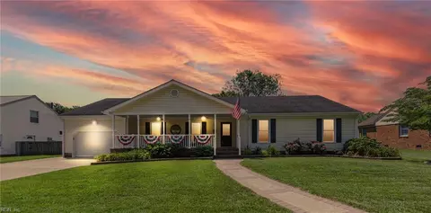 425 Ravenstone Dr, Chesapeake, VA 23322