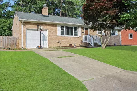 22 Huguenot Rd, Newport News, VA 23606