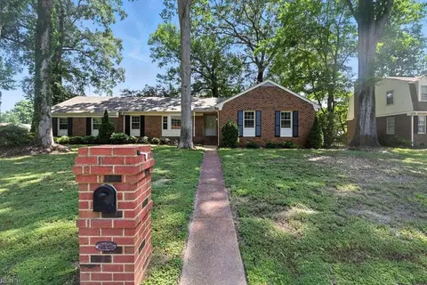 3241 Morningside Dr, Chesapeake, VA 23321