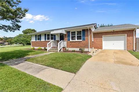 913 Chumley Rd, Portsmouth, VA 23701