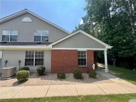 703 Oak Mill Ln, Newport News, VA 23602