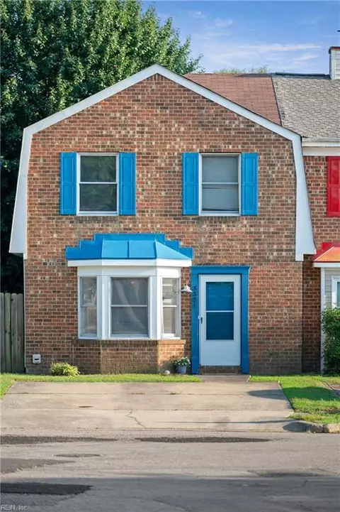 3301 Golden Oaks Ln, Chesapeake, VA 23321