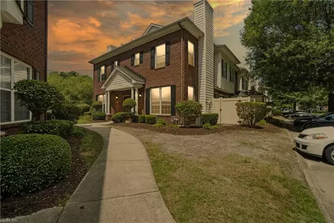 5933 Ludington Dr, Virginia Beach, VA 23464