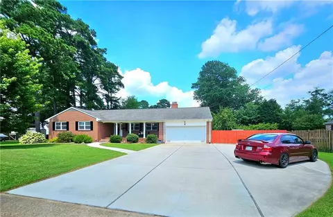 4 Lands End Cir, Hampton, VA 23669
