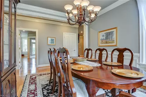 Dining - 5101 W View Ct, Suffolk, VA 23435 photo 2 of 4