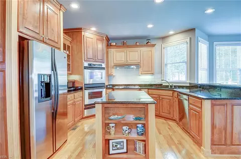Kitchen - 5101 W View Ct, Suffolk, VA 23435 photo 6 of 7