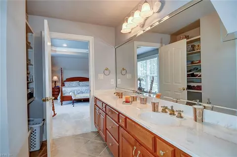 Bath - 5101 W View Ct, Suffolk, VA 23435 photo 2 of 6
