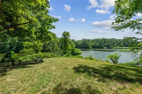 4940 Exeter Dr, Suffolk, VA 23434 photo 2