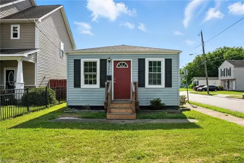 7475 Diven St, Norfolk, VA 23505